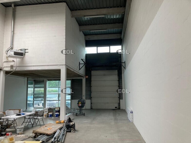 Light Industrial in Valenton to rent - Interior Photo - Image 1 of 6