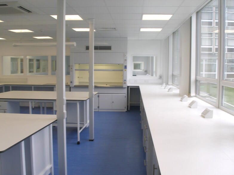 Heath Rd S, Runcorn to rent - Building Photo - Image 3 of 10