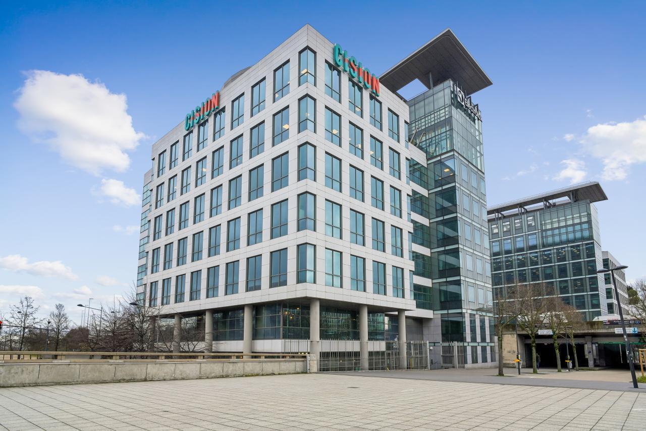 Office in Saint-Denis to rent Building Photo- Image 1 of 18