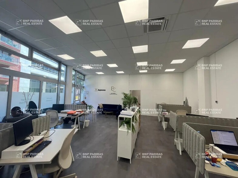 2 Boulevard Du General De Gaulle, Montrouge to rent - Interior Photo - Image 3 of 10