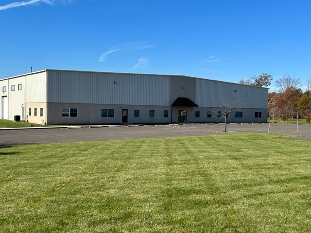 1121 Richland Commerce Dr, Quakertown, PA for sale - Building Photo - Image 1 of 5