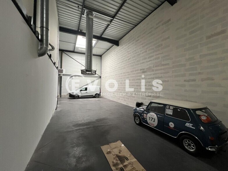 Light Industrial in Saint-Fons to rent - Interior Photo - Image 3 of 7