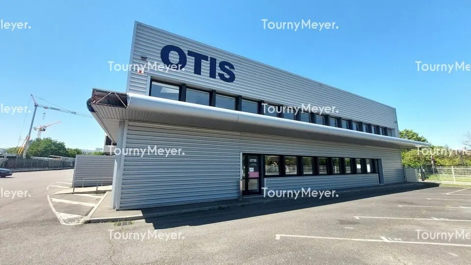 Industrial in Toulouse to rent Primary Photo- Image 1 of 7