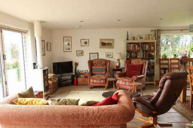 Capel Iwan Rd, Newcastle Emlyn for sale - Building Photo - Image 3 of 8