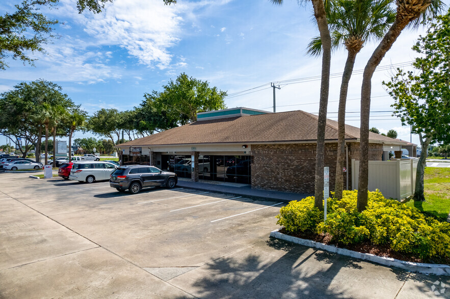 1351 N Courtenay Pky, Merritt Island, FL for rent - Building Photo - Image 3 of 6