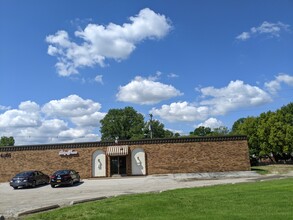 6608 W Main St, Belleville, IL for rent Primary Photo- Image 1 of 8