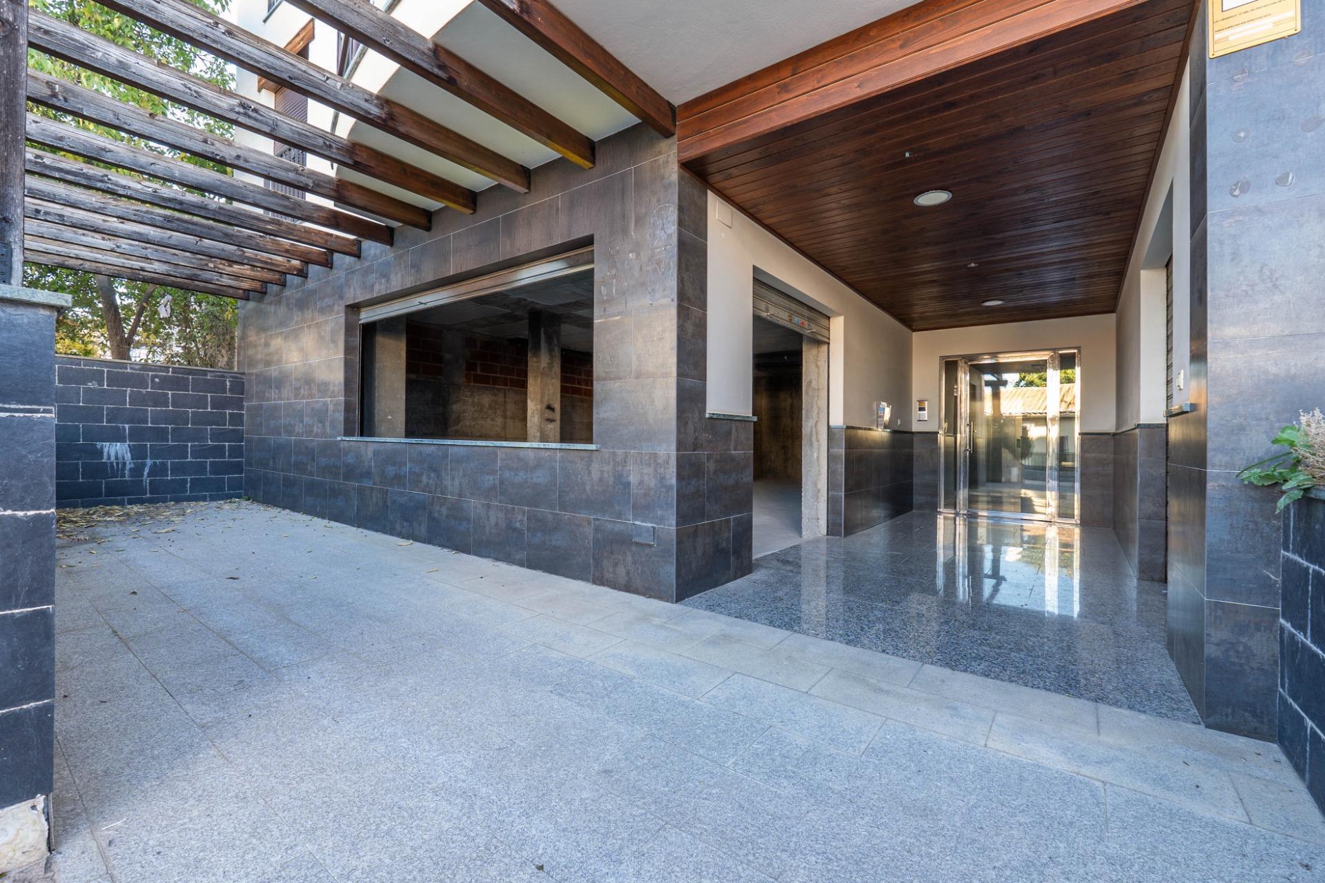 Retail in Cájar for sale Building Photo- Image 1 of 29
