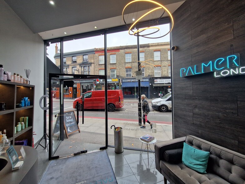 72-72A Battersea Rise, London to rent - Building Photo - Image 3 of 6