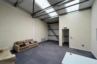 Ethmar Ct, Willand to rent Interior Photo- Image 1 of 3