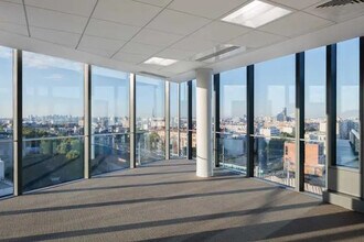 Office in Châtillon to rent Interior Photo- Image 1 of 8