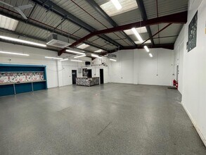 20 Harwood St, Blackburn to rent Interior Photo- Image 1 of 3