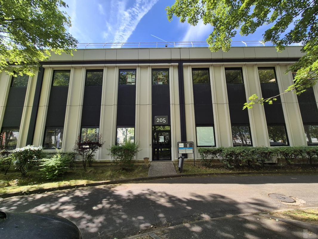 Office in Lognes to rent Building Photo- Image 1 of 6