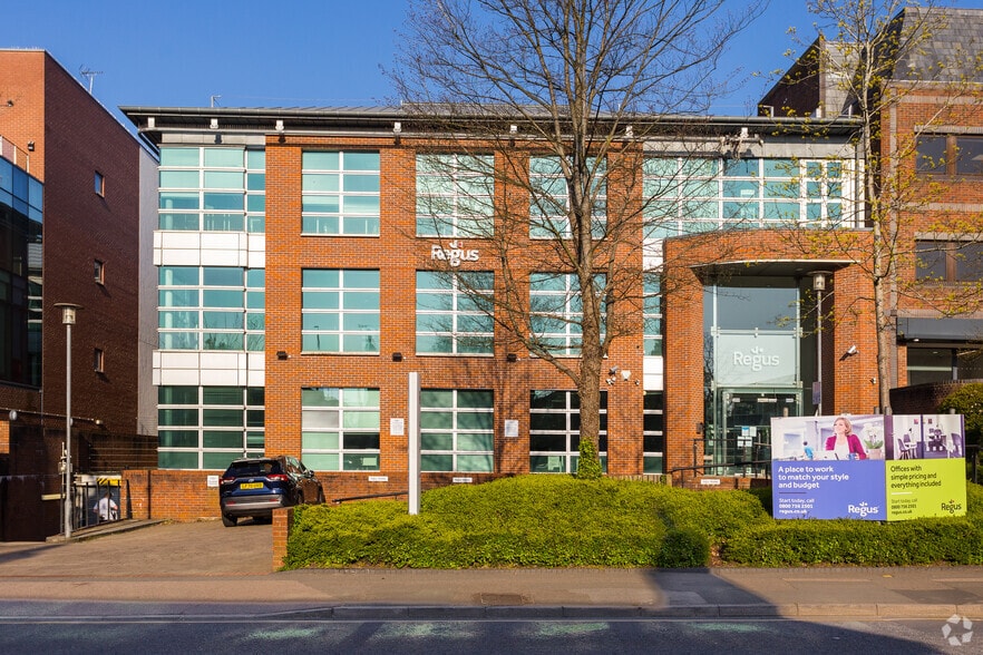 41 London Rd, Reigate to rent - Building Photo - Image 1 of 12