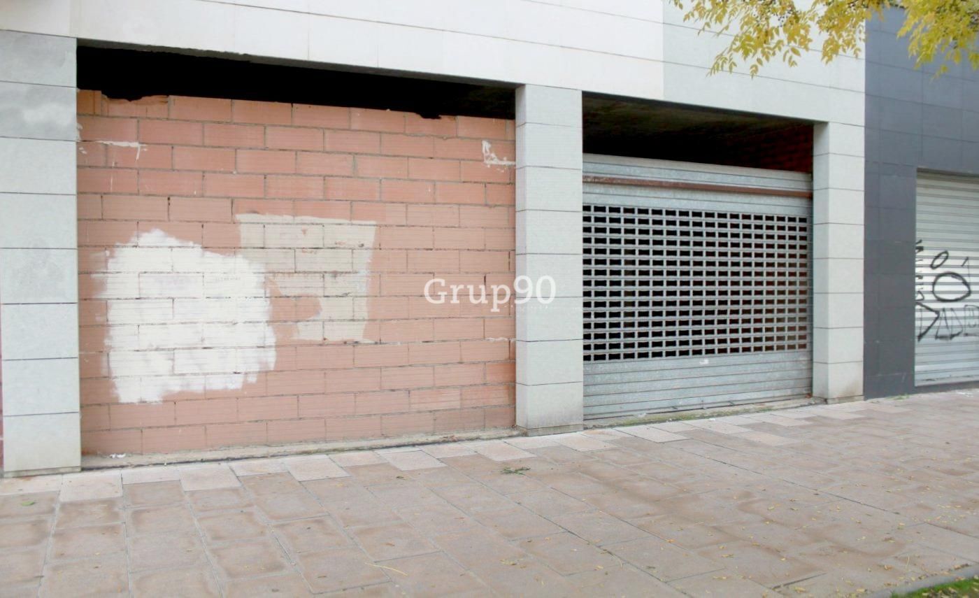 Retail in Lleida, Lérida to rent Construction Photo- Image 1 of 11