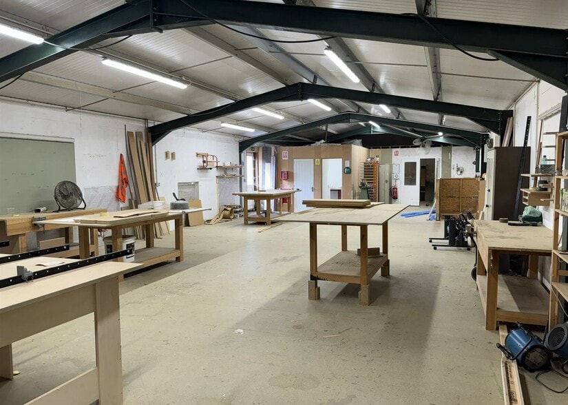 26 Oxford Road, Yeovil to rent - Building Photo - Image 2 of 13