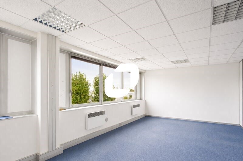 1 Rue Henri Becquerel, Mitry-Mory to rent - Interior Photo - Image 2 of 4
