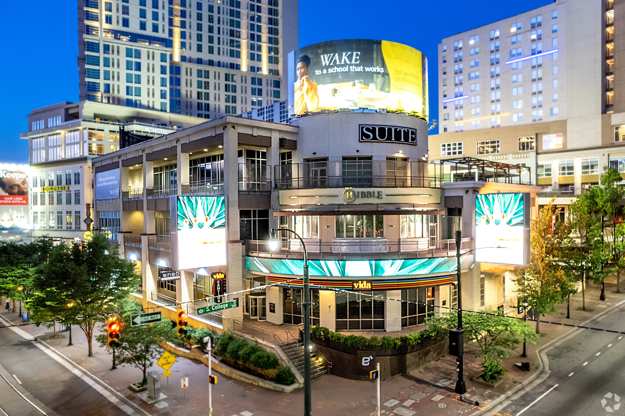 210 E Trade St, Charlotte, NC to rent Building Photo- Image 1 of 17