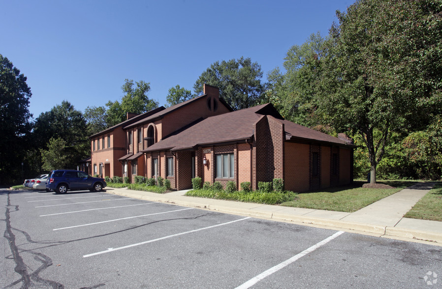 5875-5881 Allentown Rd, Suitland, MD for sale - Primary Photo - Image 1 of 2