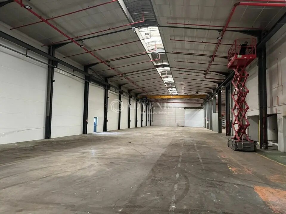 Vente Local d'activités 1 800 m² - Photo 1
