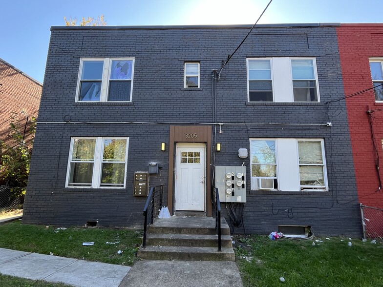 3205 D St SE, Washington, DC for sale - Building Photo - Image 2 of 6