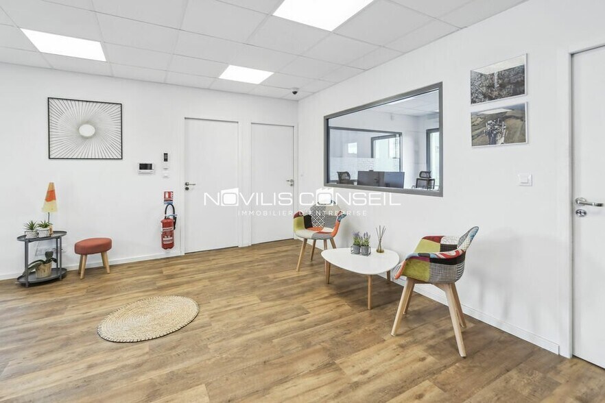 Light Industrial in Castanet-Tolosan for sale - Interior Photo - Image 3 of 8