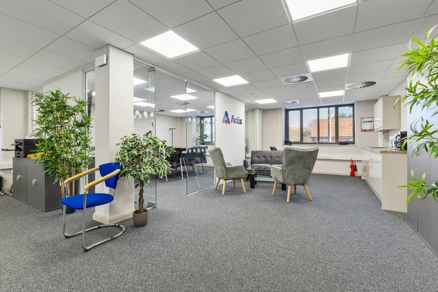 49-51 Dean St, Marlow to rent - Building Photo - Image 3 of 6