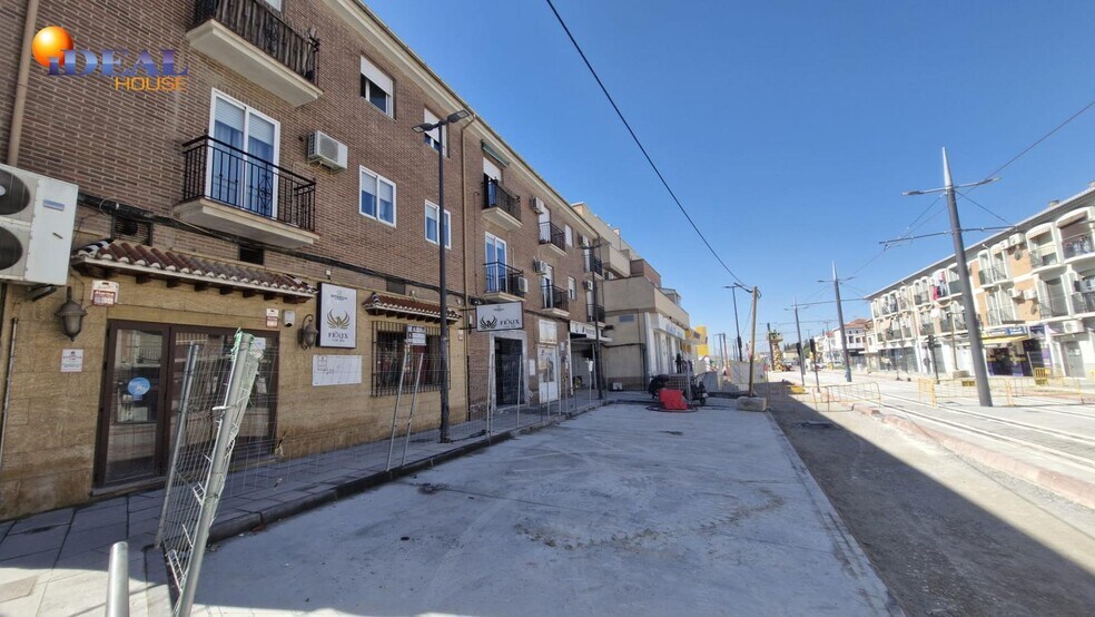 Poniente, 37, Armilla, Granada to rent - Building Photo - Image 3 of 18