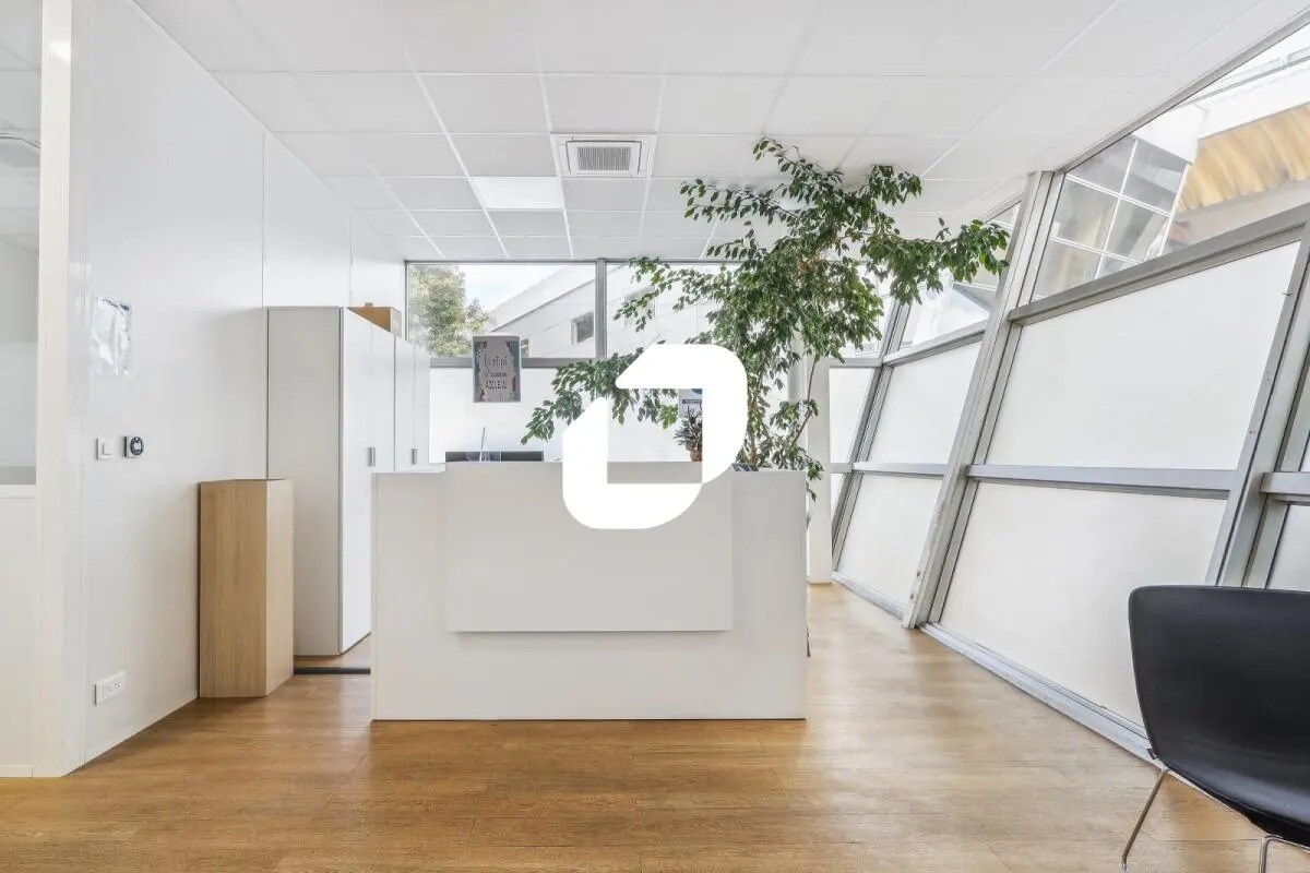 Office in Champigny-sur-Marne to rent Building Photo- Image 1 of 13