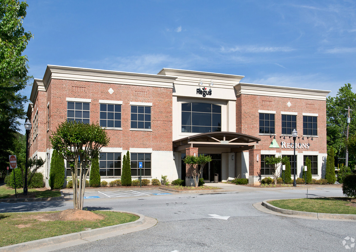 320 W Lanier Ave, Fayetteville, GA for rent Building Photo- Image 1 of 6