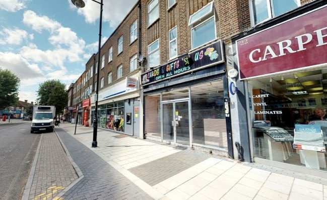 More details for 21 Elm Park Ave, Hornchurch - Retail to Rent