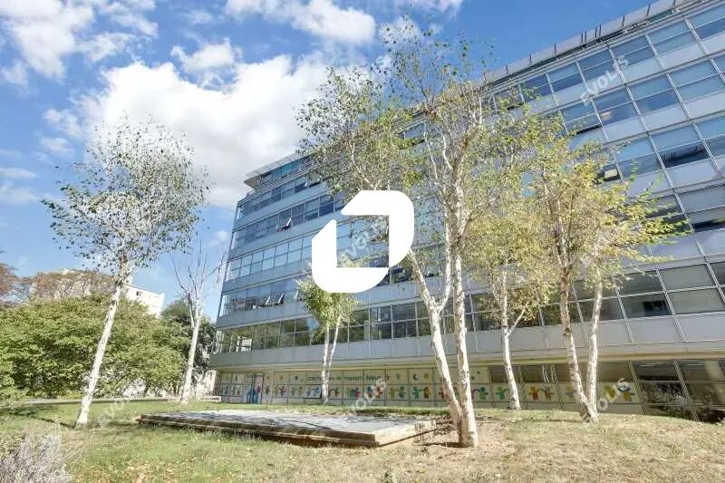 140 Avenue Jean Lolive, Pantin to rent - Building Photo - Image 3 of 27