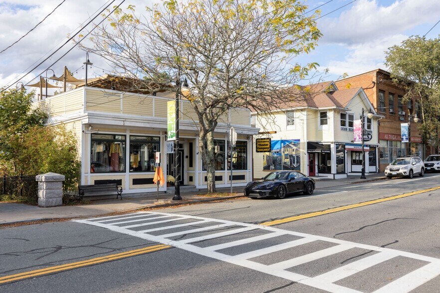 323 Main St, Wakefield, RI for sale - Building Photo - Image 1 of 17