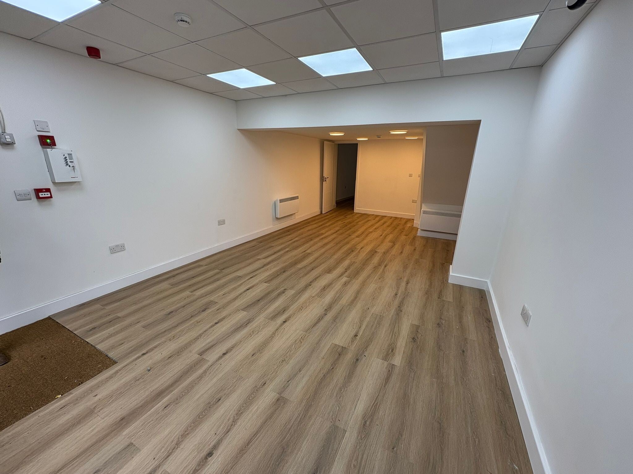 42 High St, Hounslow to rent Interior Photo- Image 1 of 5
