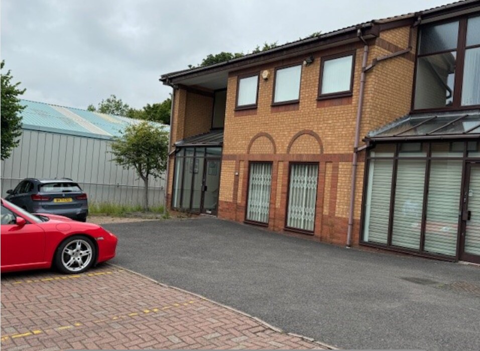 Amber Clos, Tamworth to rent Building Photo- Image 1 of 8