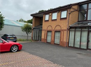 Amber Clos, Tamworth to rent Building Photo- Image 1 of 8