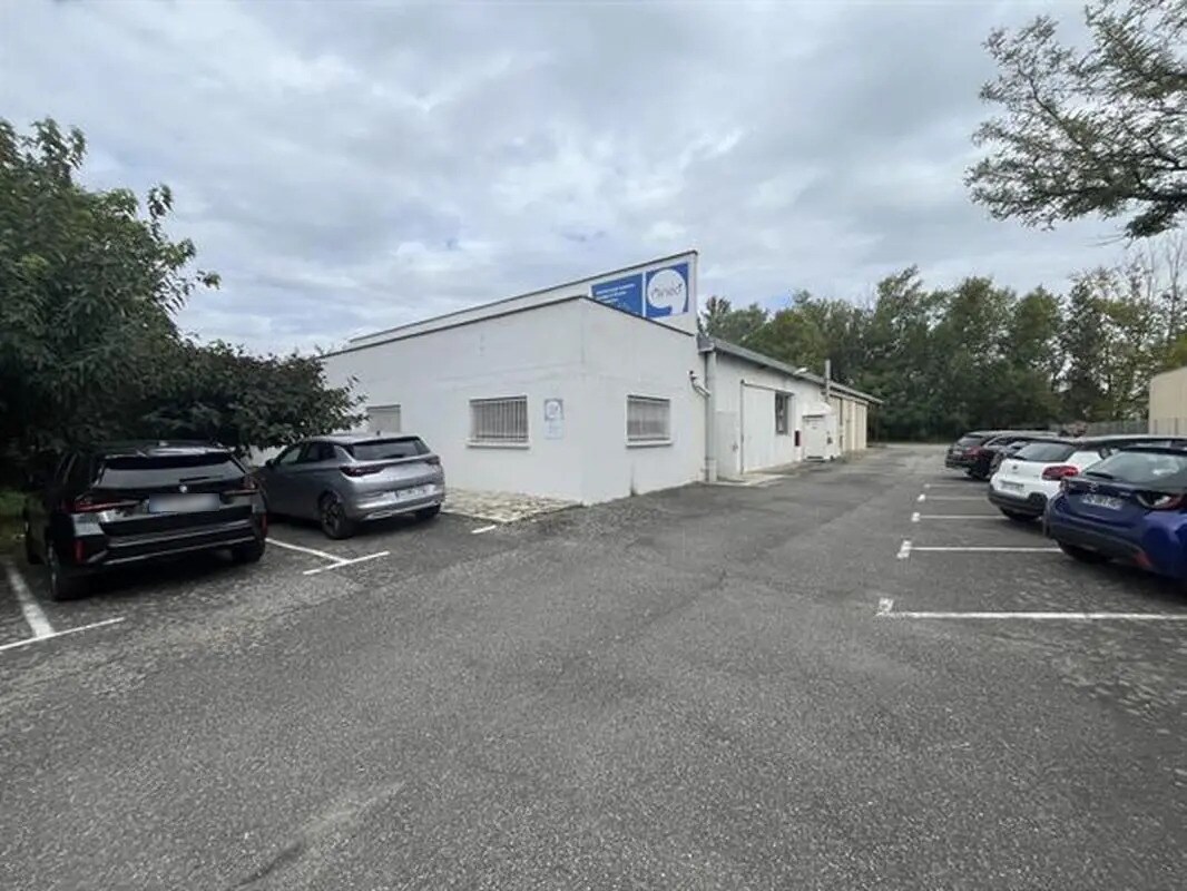 12 Rue Du Terroir, Saint-Alban to rent Primary Photo- Image 1 of 8