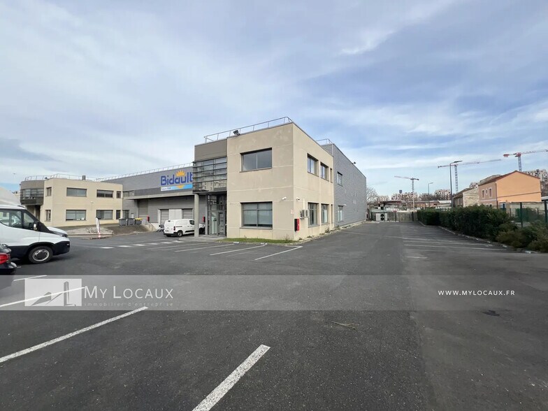Industrial in Gennevilliers to rent - Building Photo - Image 3 of 8
