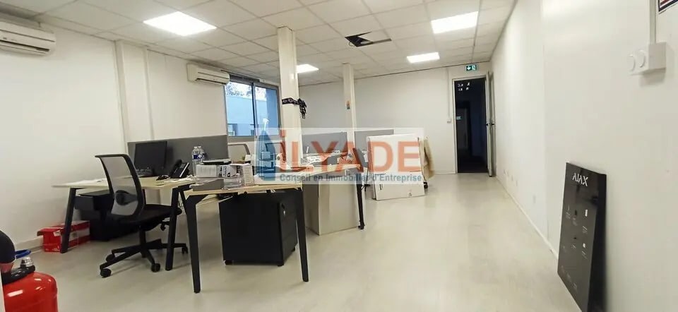 Office in Éguilles to rent Building Photo- Image 1 of 12