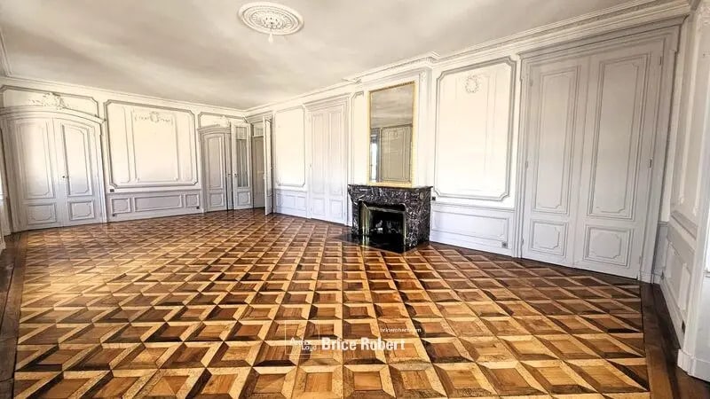 Office in Lyon to rent Interior Photo- Image 1 of 9