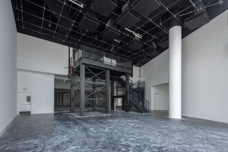 6801 Hollywood Blvd, Hollywood, CA to rent Interior Photo- Image 2 of 3