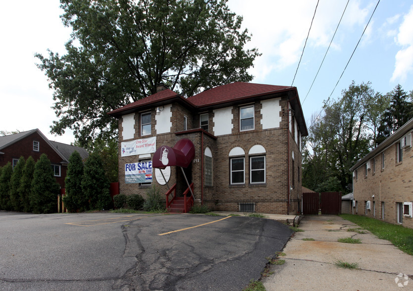 1711 Fulton Rd NW, Canton, OH for sale - Primary Photo - Image 1 of 1