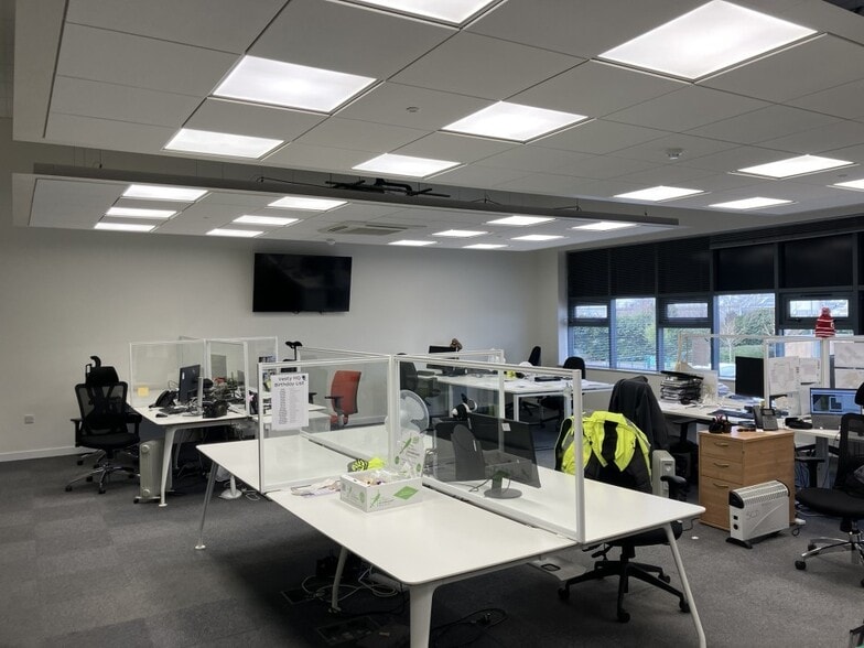 Vesty Rd, Bootle to rent - Interior Photo - Image 2 of 9