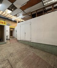 52 Stockwell Head, Hinckley to rent Construction Photo- Image 2 of 4