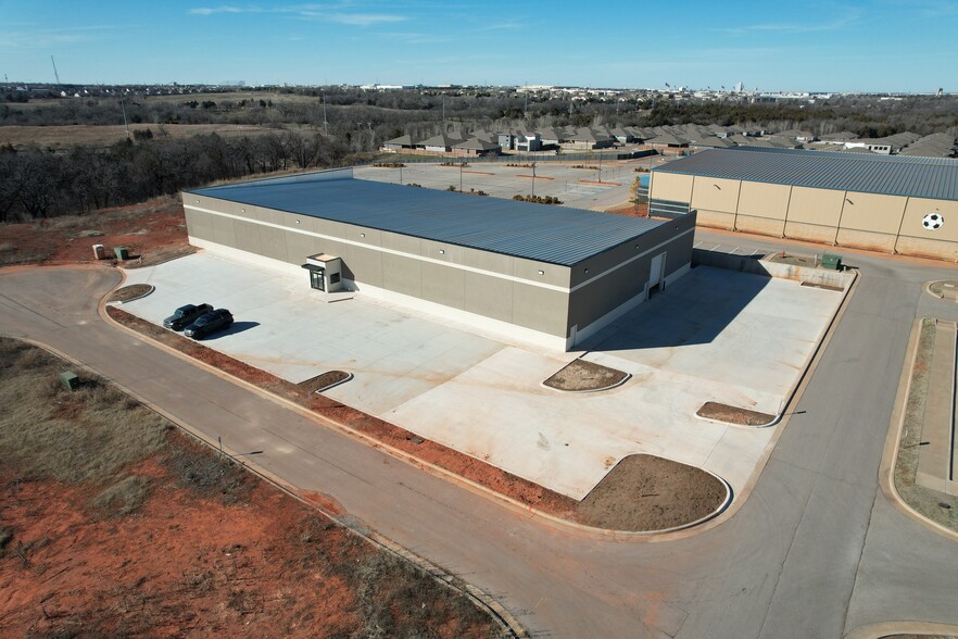 1137 E Hefner Rd, Oklahoma City, OK for sale - Building Photo - Image 1 of 7