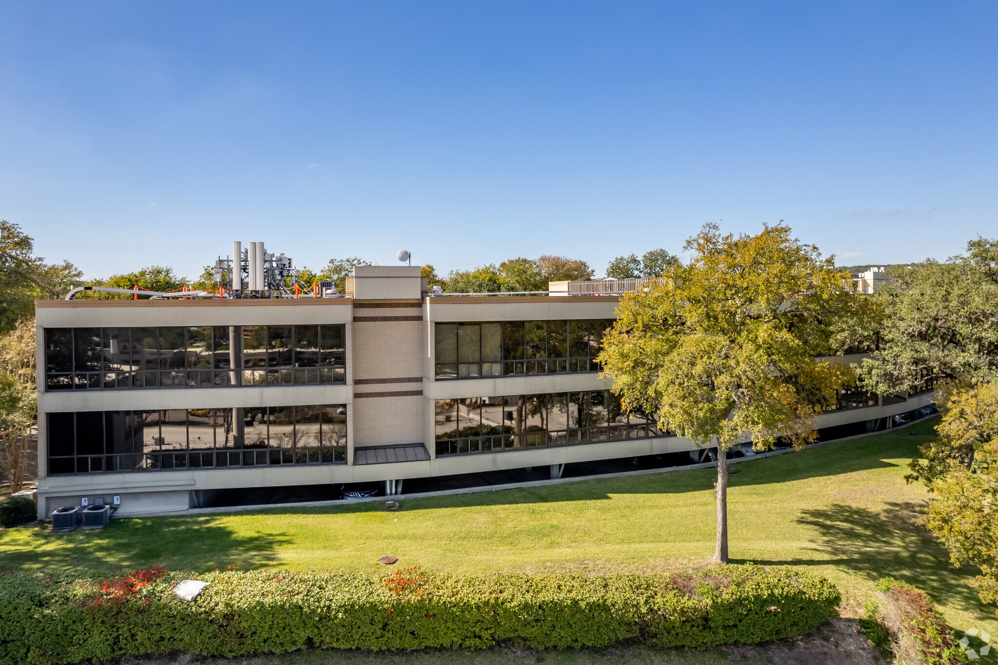 3345 Bee Caves Rd, Austin, TX to rent Primary Photo- Image 1 of 22