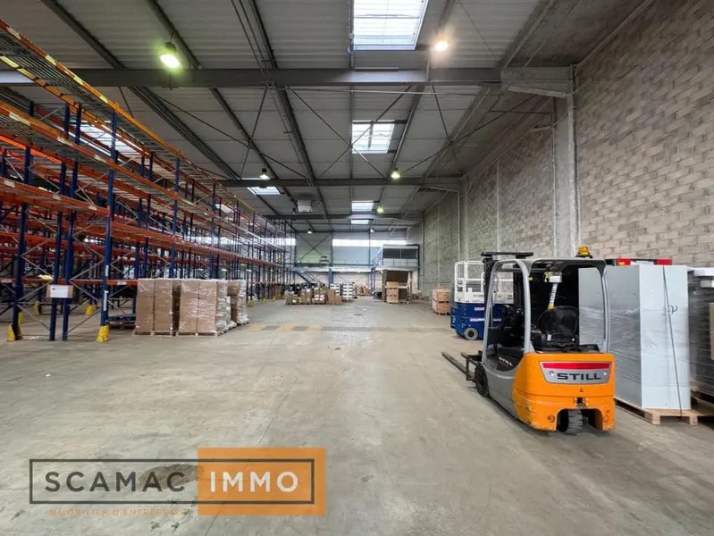 Industrial in LIEUSAINT to rent Interior Photo- Image 1 of 6