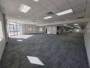 6358 Pinemont Dr, Houston, TX to rent Interior Photo- Image 2 of 18