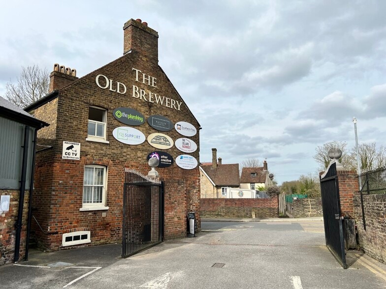 Buckland Rd, Maidstone to rent - Building Photo - Image 2 of 8