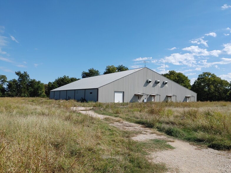 210 Leah Ln, Davis, OK for rent - Primary Photo - Image 1 of 8