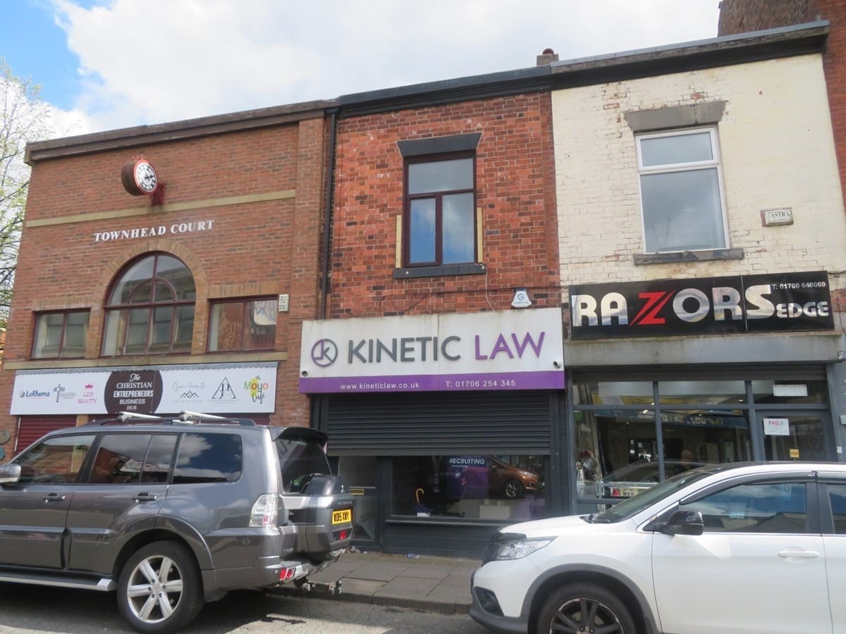 College Rd, Rochdale to rent Primary Photo- Image 1 of 2